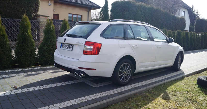 Skoda Octavia cena 44500 przebieg: 172880, rok produkcji 2019 z Sosnowiec małe 781